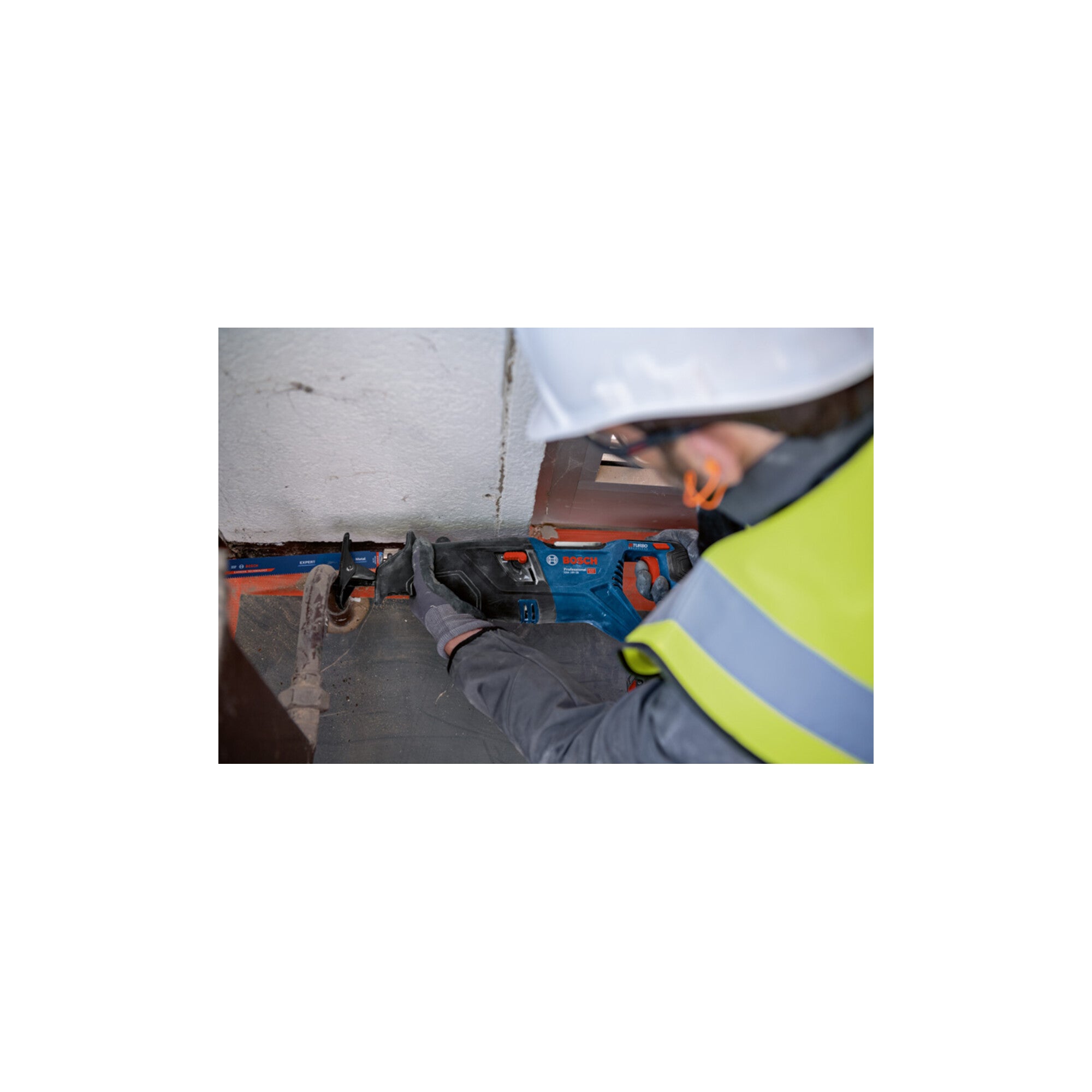 Bosch Akku-Säbelsäge GSA 18V-28 mit L-BOXX