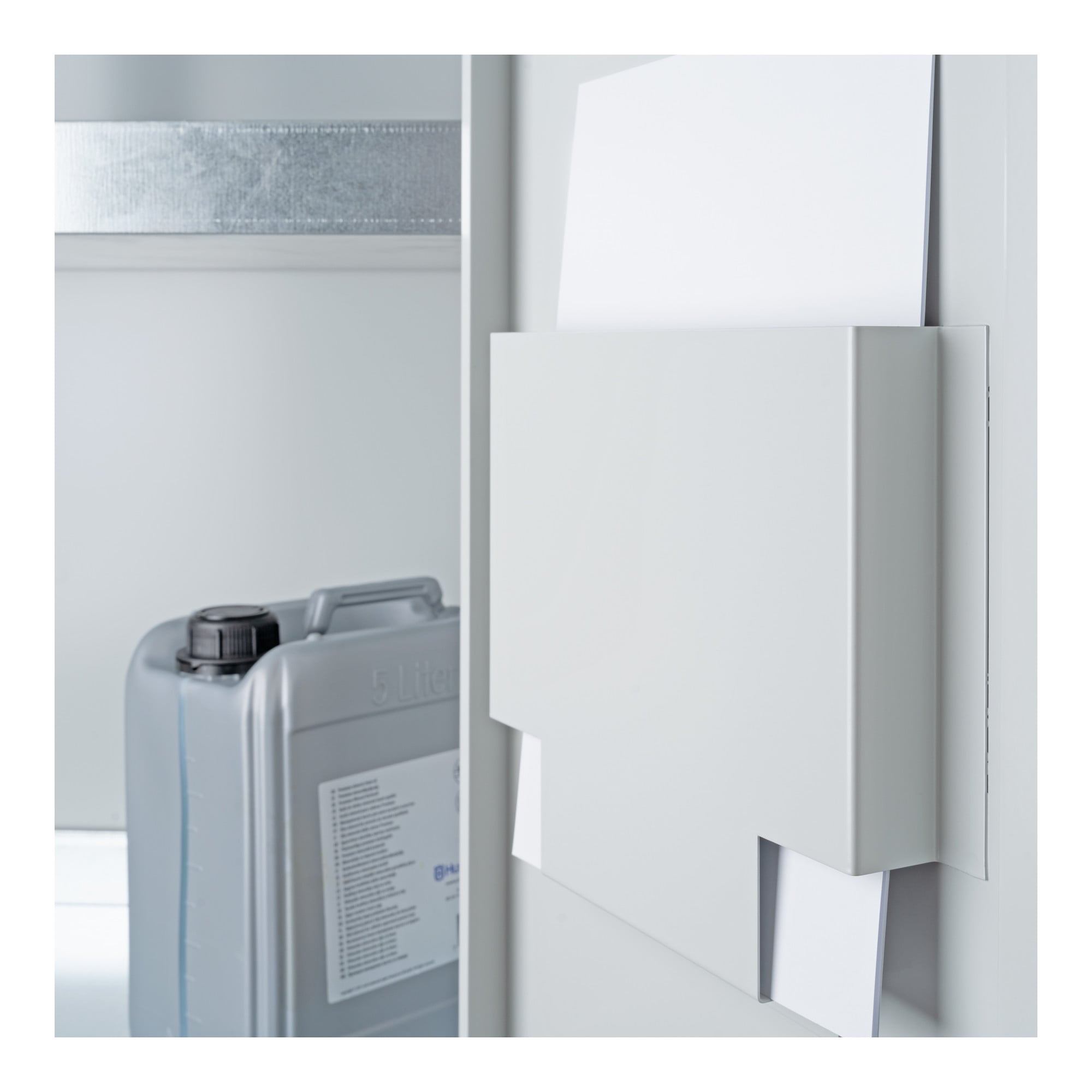 STIER Umweltschrank, mit 4 verzinkten Wannenböden, div. Größen, abschließbar