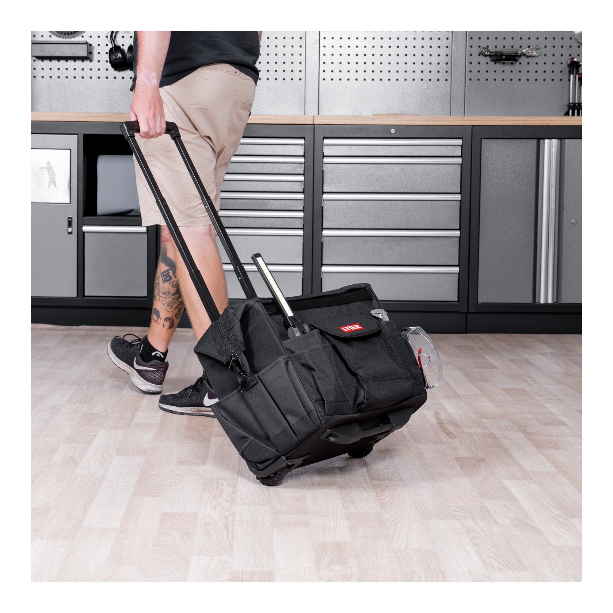 STIER Werkzeugtrolley Premium+ leer Werkzeugkoffer schwarz 19 Fächer reißfest
